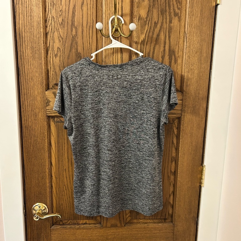 Under Armour Women's Heathered Gray V-Neck Athletic Tee Medium - Picture 3 of 5
